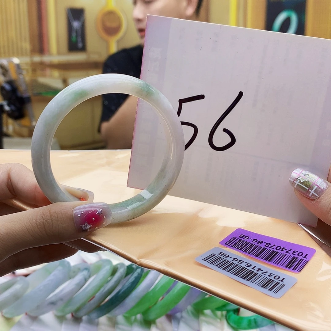 翡翠未镶嵌手镯bbn