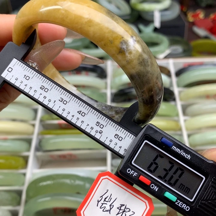 蛇纹石玉未镶嵌手镯494