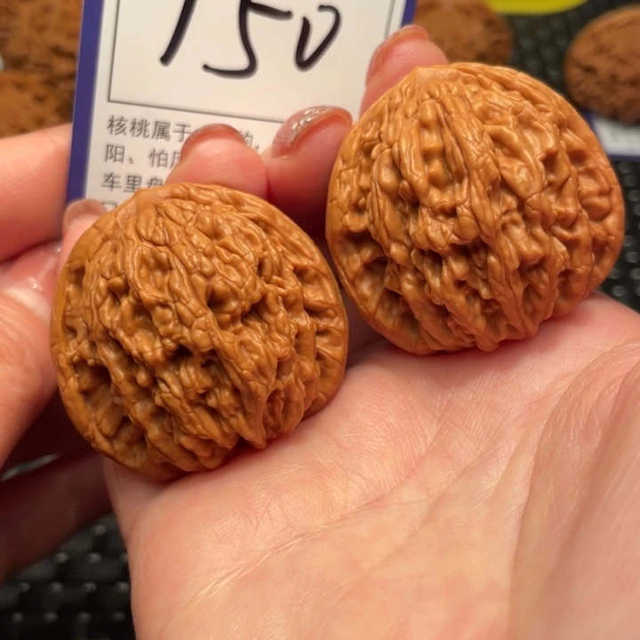 文玩核桃把件40虎头150
