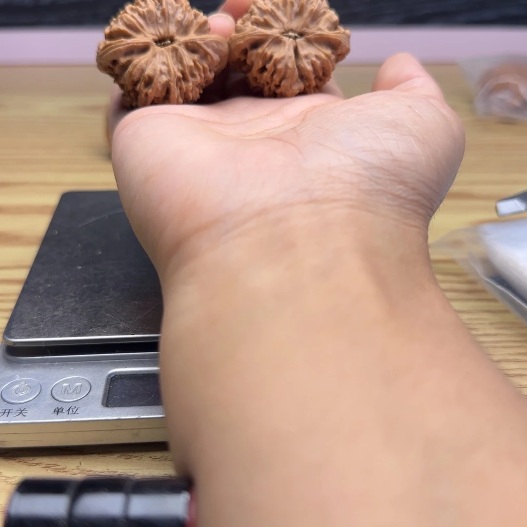 闲***饨桃核吊坠核桃核桃