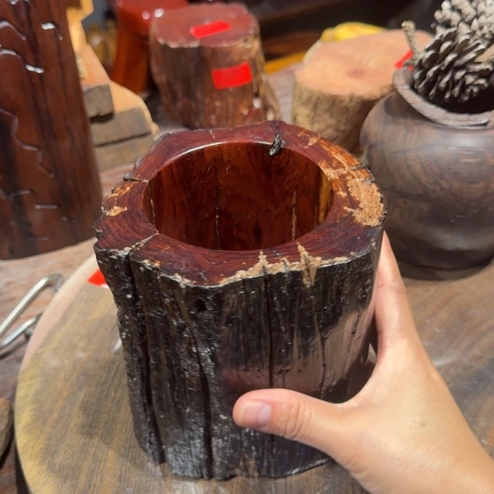 花梨木类木头款笔筒