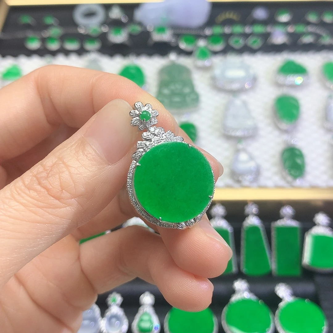 吊坠(不含链)18K金镶嵌翡翠吊坠