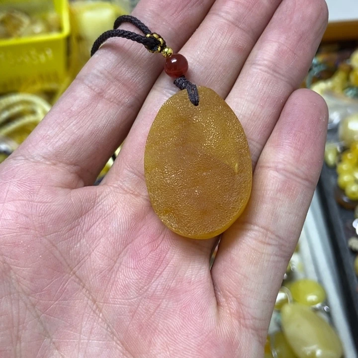 蜜蜡未镶嵌裸石吊坠