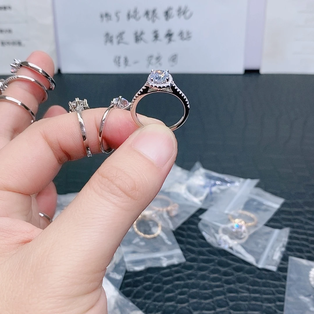 合成碳硅石925银公主方包1克拉17码