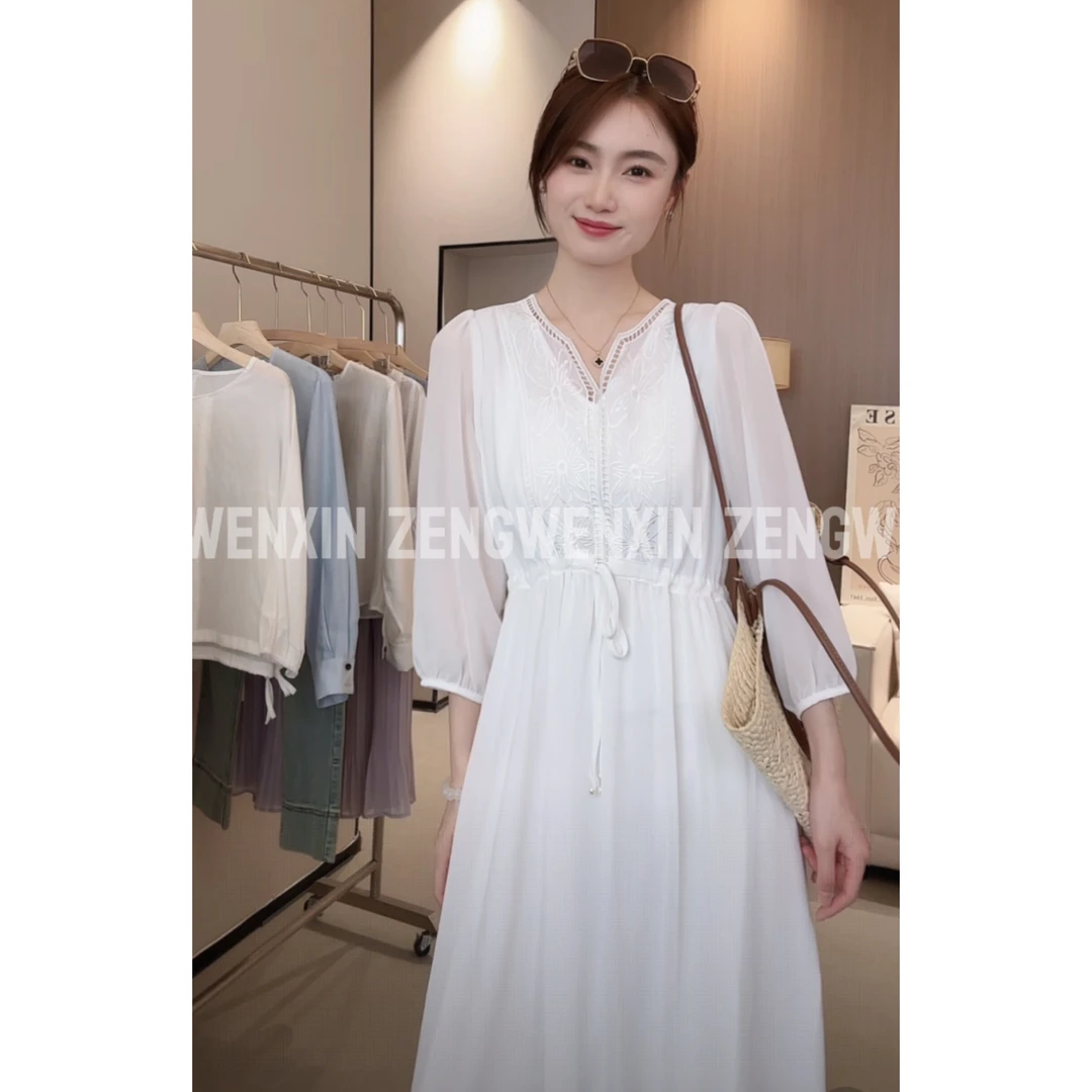 法式气质镂空刺绣连衣裙2025夏新款高级宽松显瘦旅游度假长裙A333