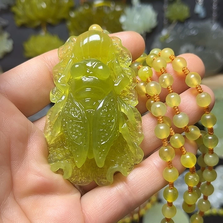未镶嵌蛇纹石玉颈饰