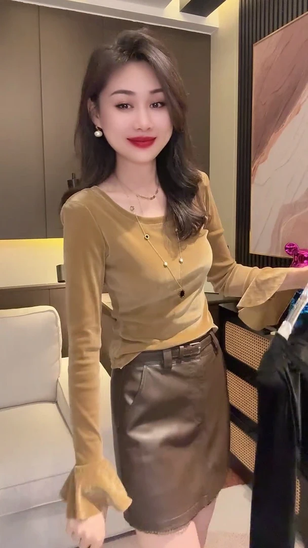 法式千金风拼蕾丝美背秋季新款T恤ins修身型内搭洋气显瘦时尚