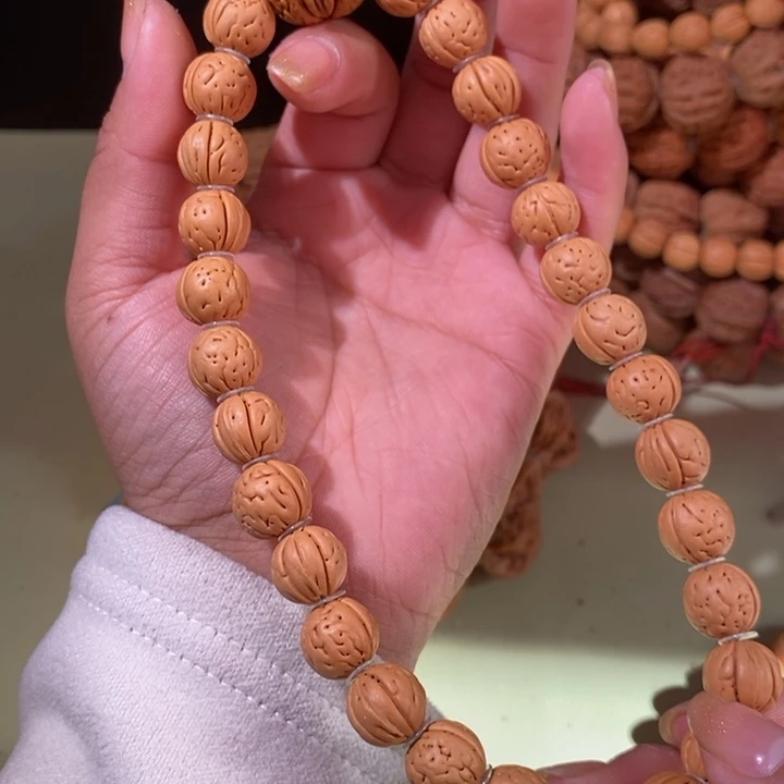 文玩核桃手串……36