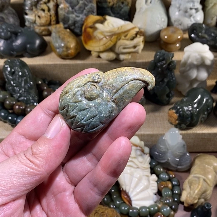 透闪石质玉未镶嵌把件