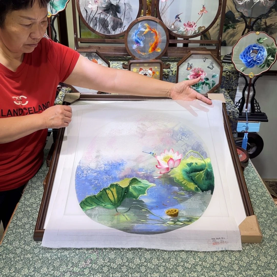 刺绣刺绣工艺精湛独特设计新颖时尚