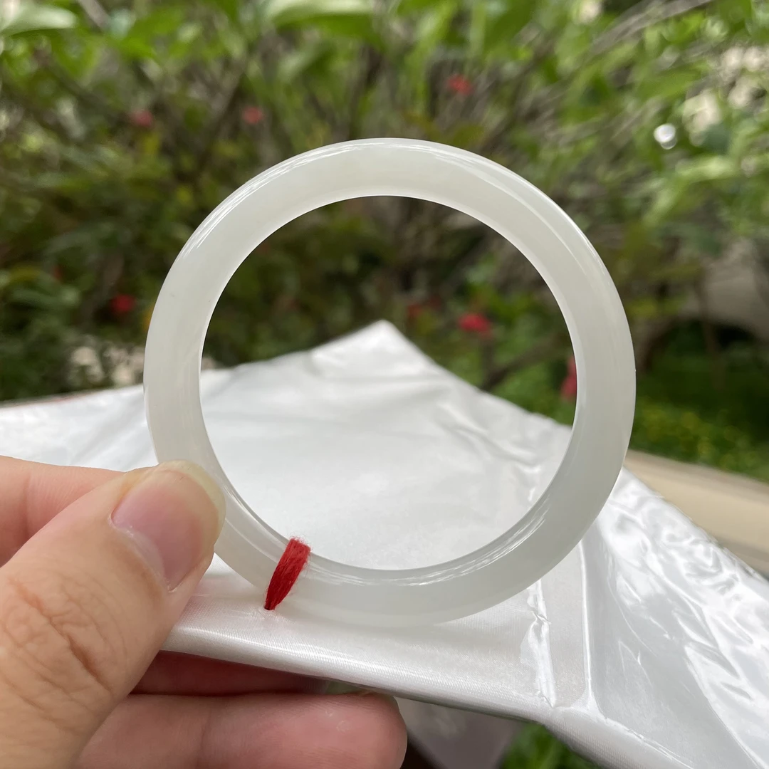 天然翡翠白月光美人条手镯 五十四圈口 圆条