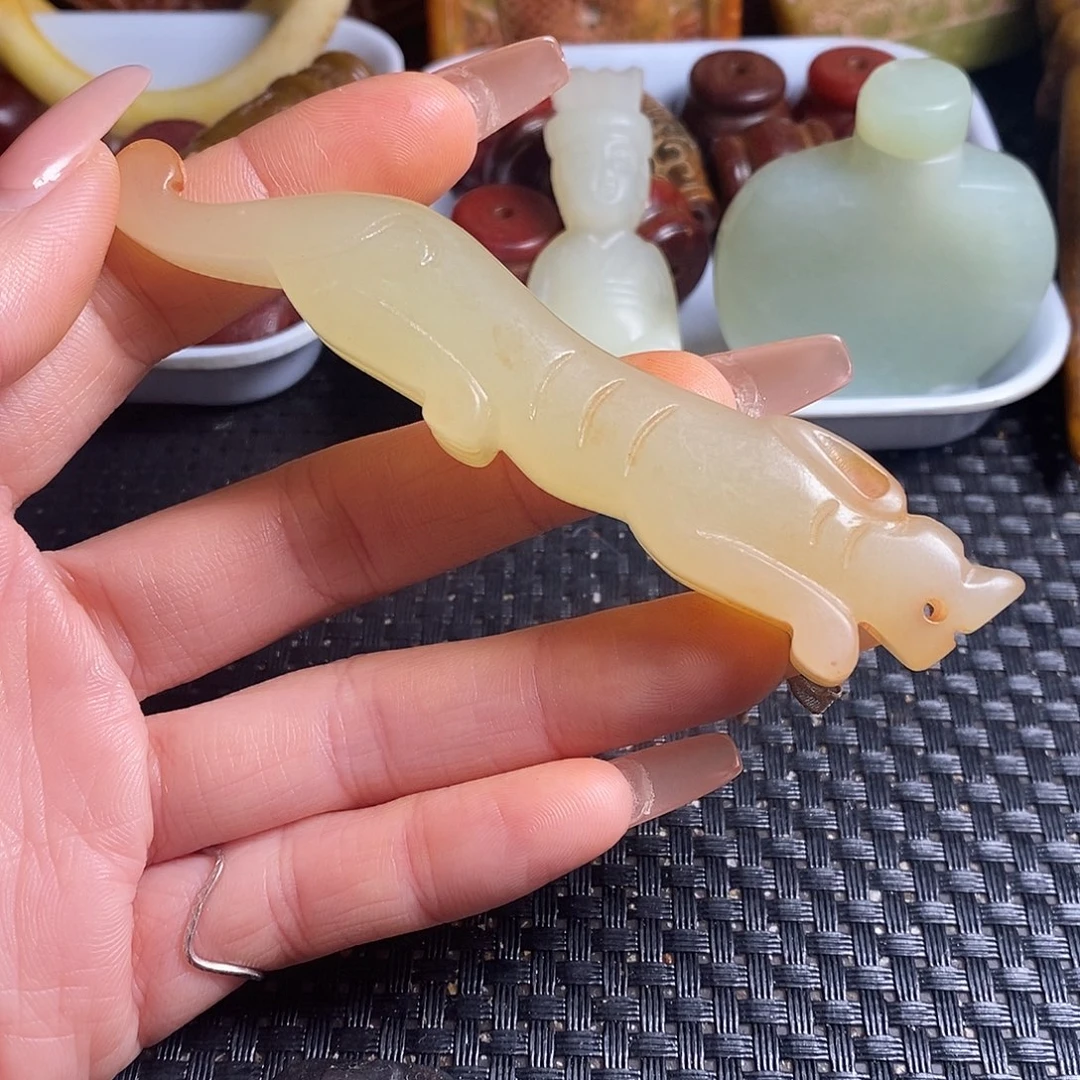 岫玉未镶嵌珠宝奇石