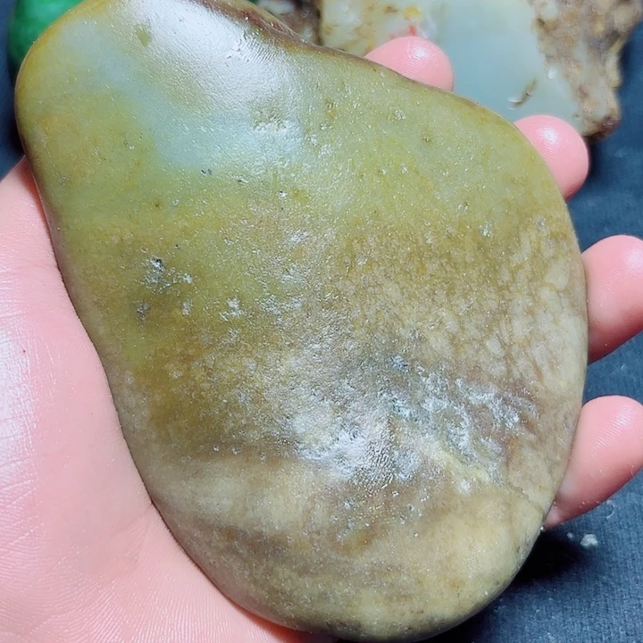和田玉（糖玉）未镶嵌珠宝奇石