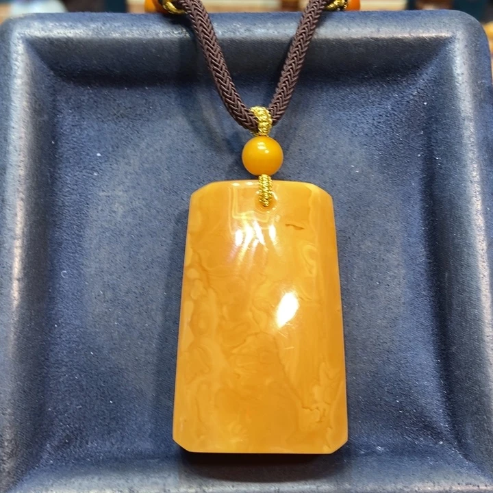 未镶嵌颈饰琥珀蜜蜡