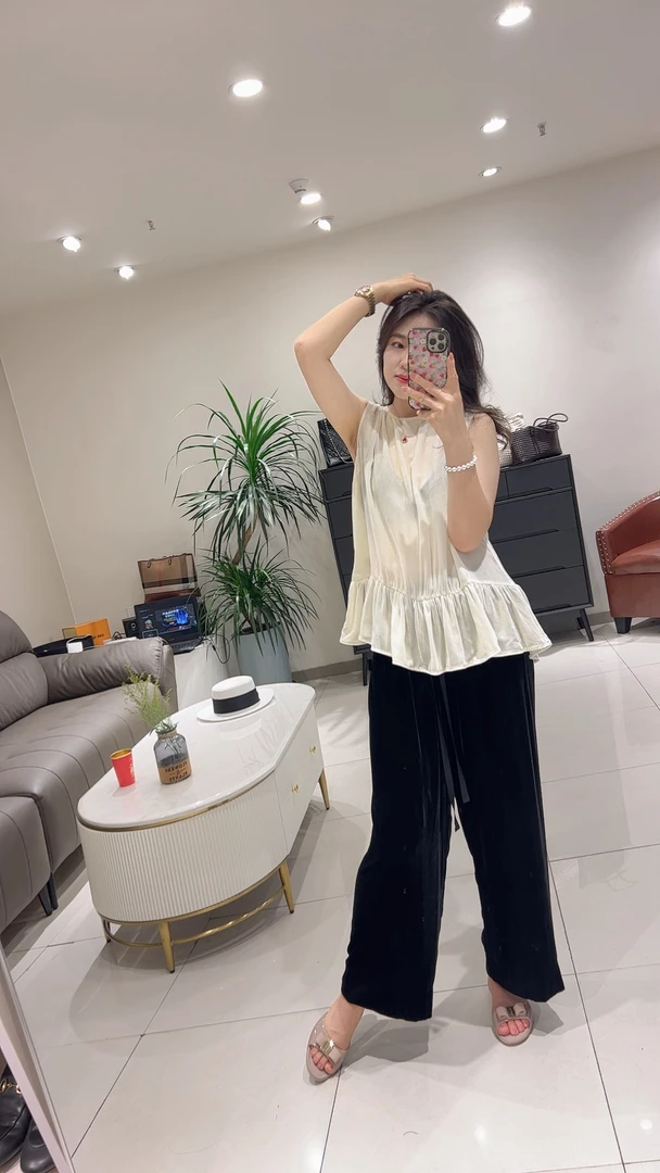 【雅祺YAQ I】背心款荷叶边丝绒上衣