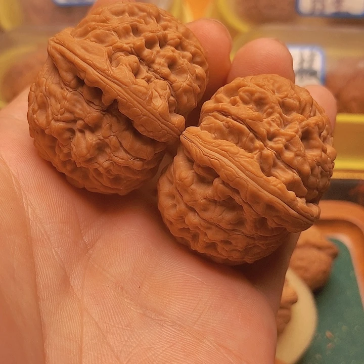 文玩核桃把件42球体爆肉水龙纹金蟾龟背