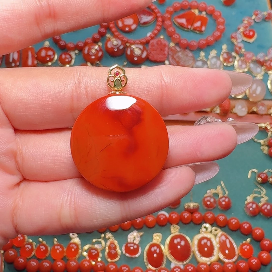南红玛瑙18K金镶嵌吊坠
