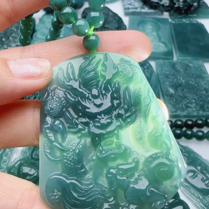 翡翠未镶嵌颈饰多样性发货天然A货翡翠