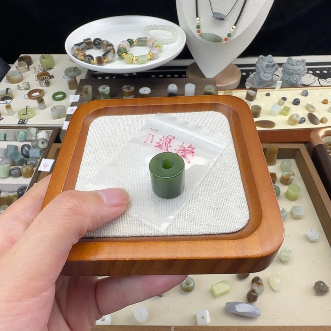 和田玉未镶嵌戒指福利不退换1颗