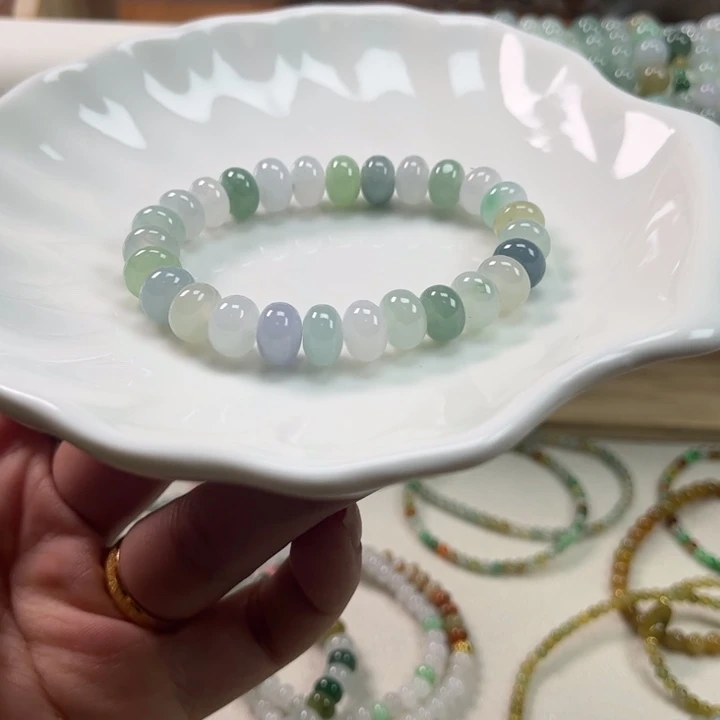 玉***点翡翠未镶嵌手串翡翠