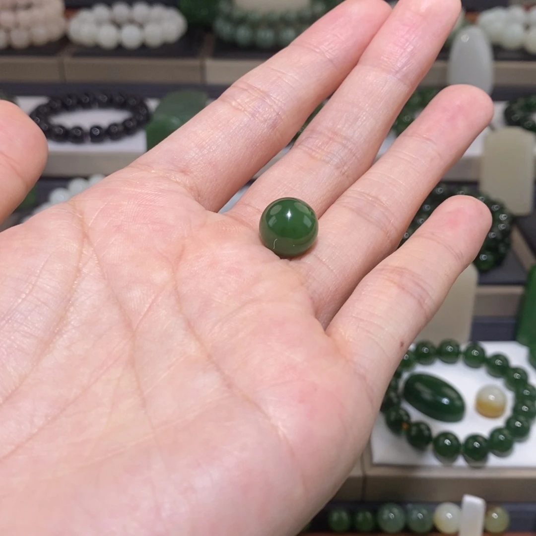 和田玉单珠未镶嵌欣**嘉卡12阳绿微色飘
