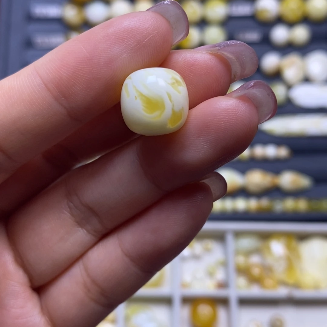 蜜蜡未镶嵌珠宝奇石瓷白妖花老型12.8*12.3mm