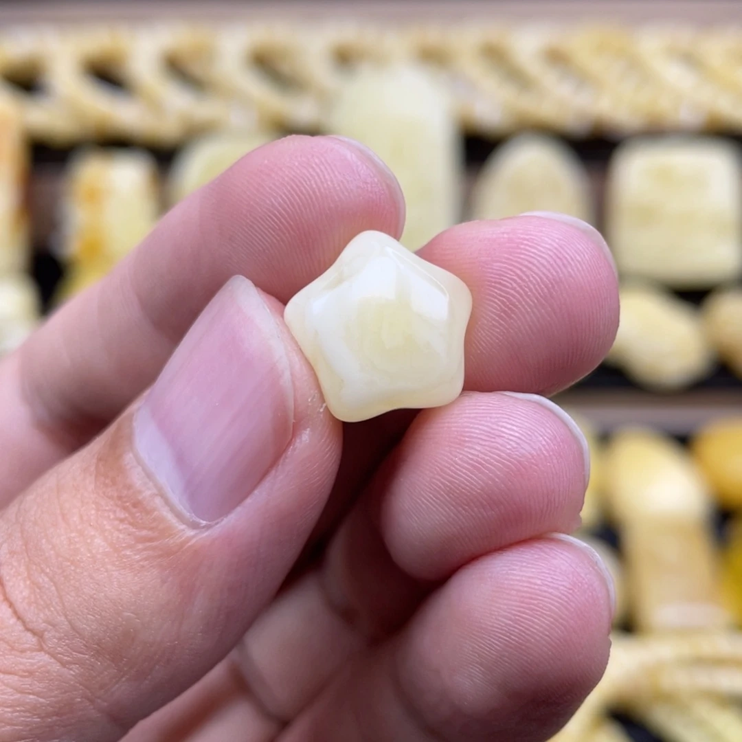 裸石琥珀未镶嵌琥珀蜜蜡