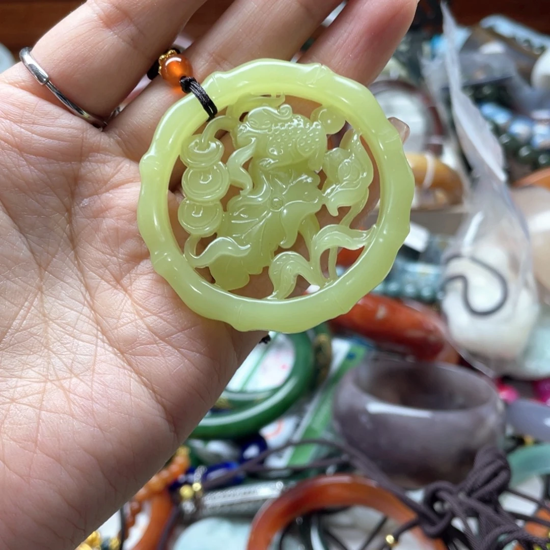 未镶嵌蛇纹石玉颈饰