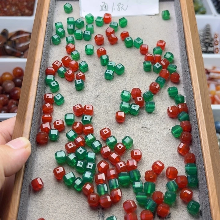 琉璃非金属1.8随机一颗