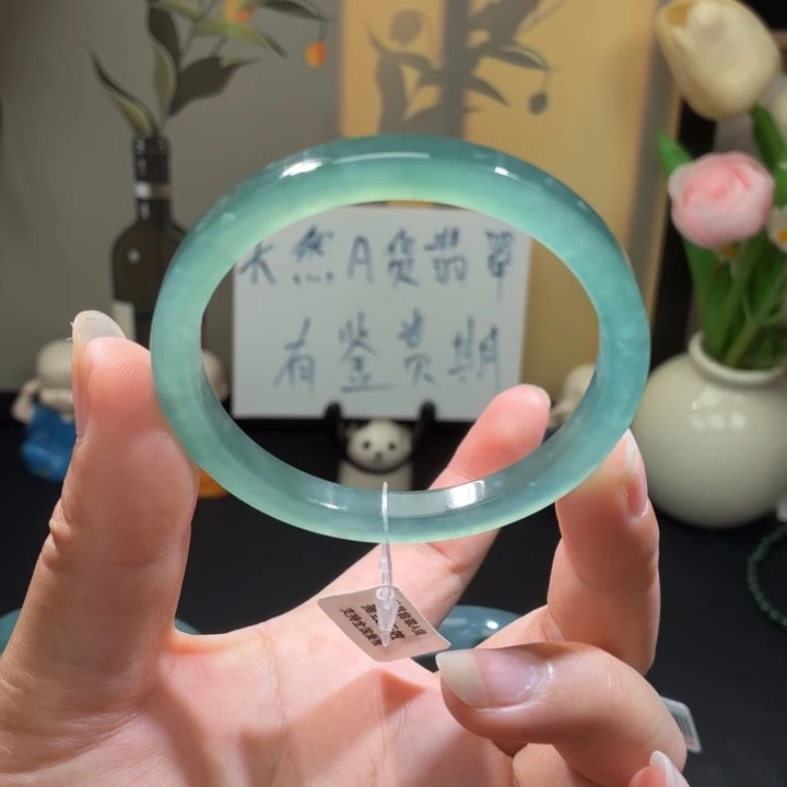 翡翠未镶嵌手镯冰晴绿