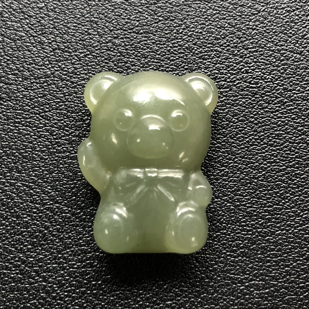 13和田玉湖水绿小熊/202253保利厦门拍卖
