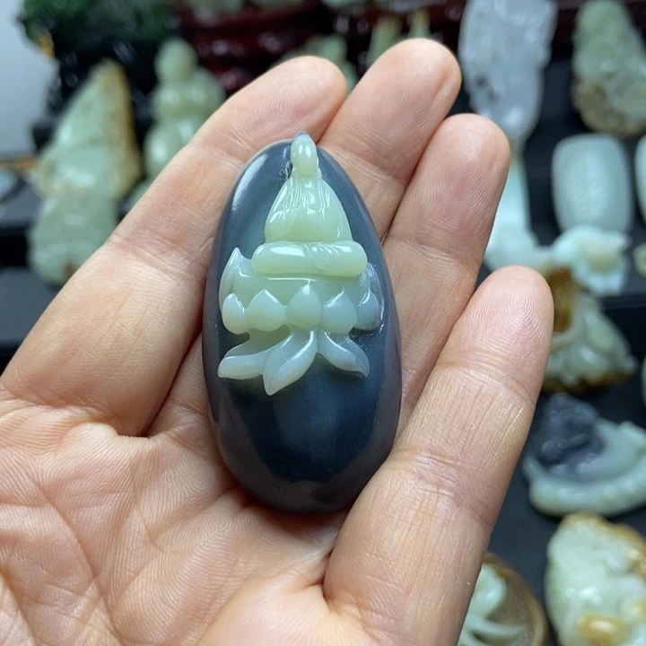 亲***和田玉未镶嵌颈饰