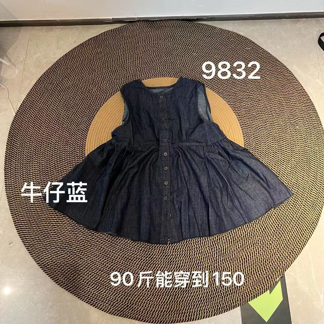 新款春季设计拼接单排扣休闲牛仔马甲  9832#