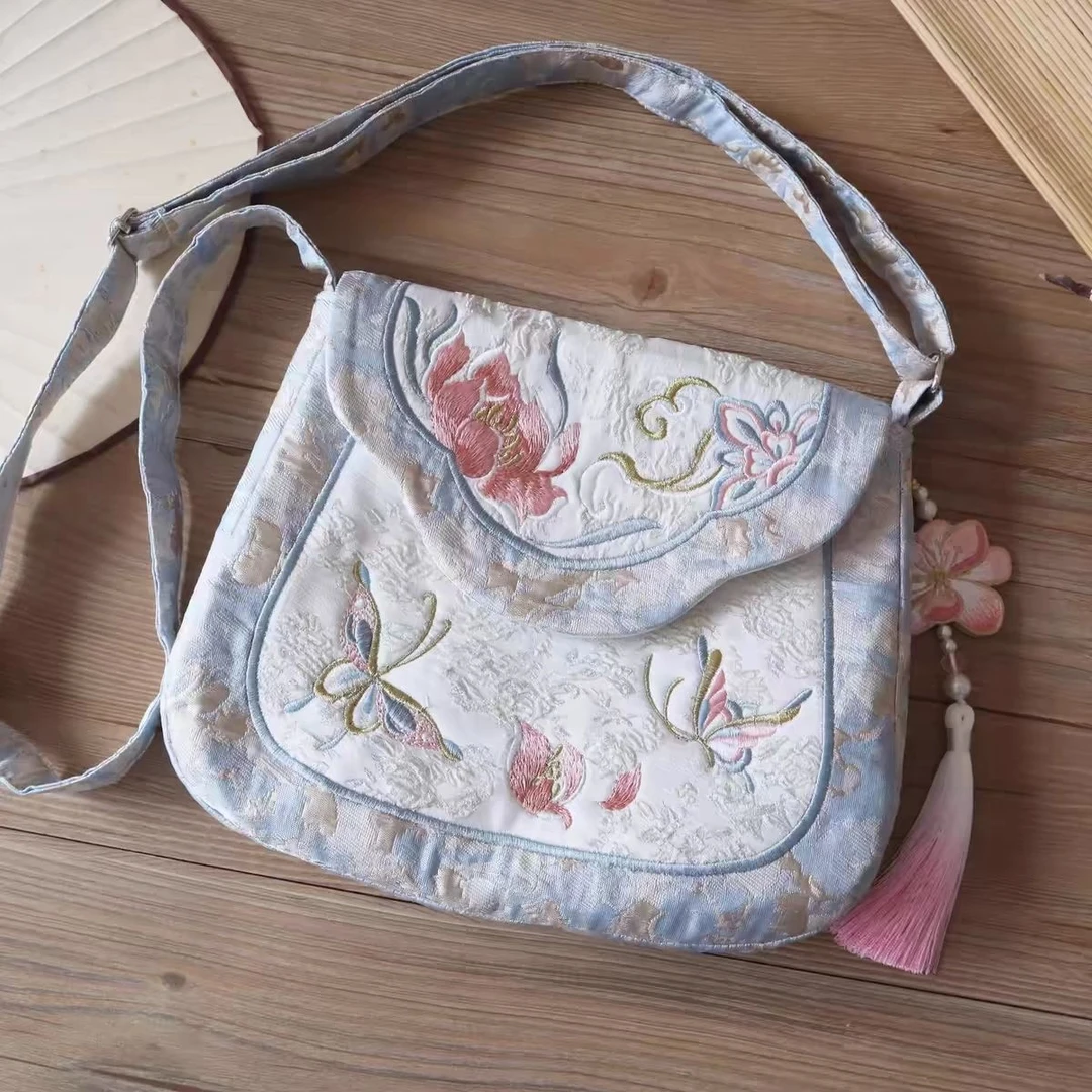 新中式国风复古汉服旗袍毕业季拍照马鞍包手作搭配单肩斜挎包女包