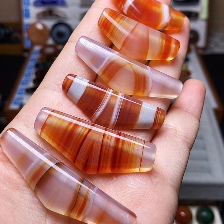 五***逗未镶嵌颈饰玛瑙/玉髓