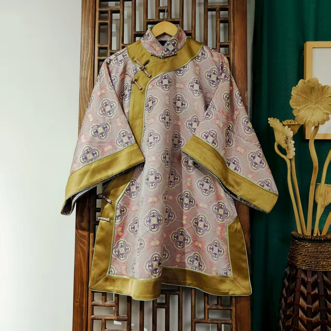（ LS663）凤徕兮私人定制浅粉底宝相花暗纹黄色包边斜襟盘扣太太服