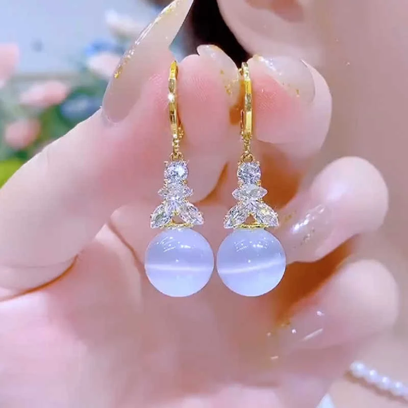 铜合金耳饰 白色精致镶钻球球耳扣新款耳环港风时尚轻奢耳饰