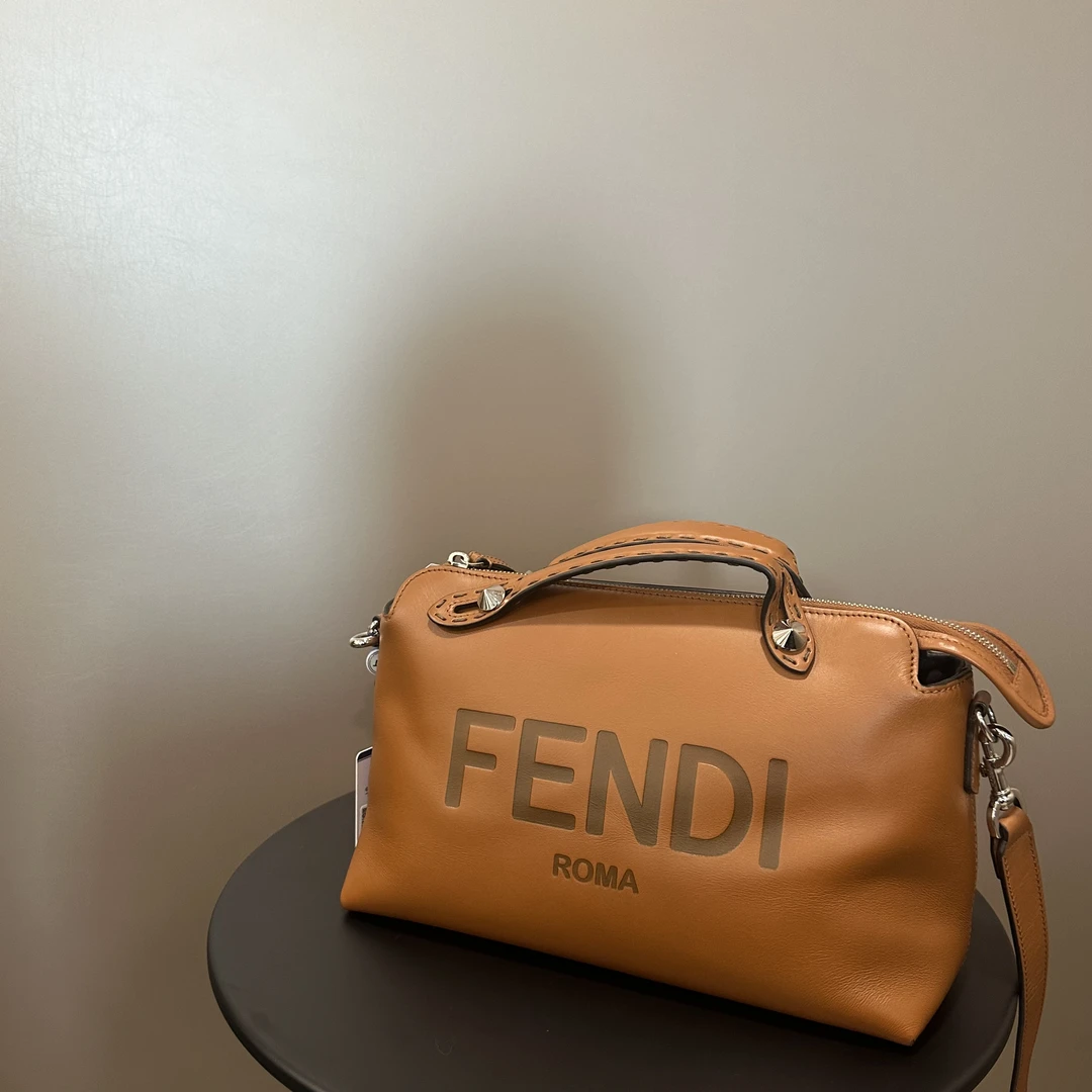 95新 FENDI/芬迪 芬迪/焦糖色斜挎包/送中检