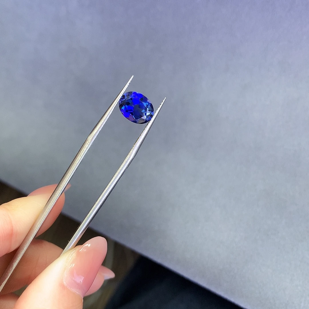 小***）合成（培育）蓝宝石裸石