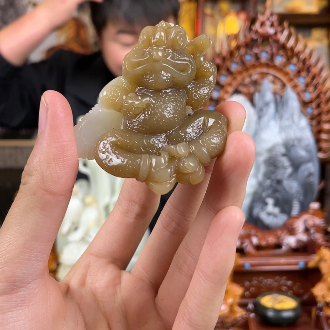 和田玉未镶嵌把件“浪”蛙