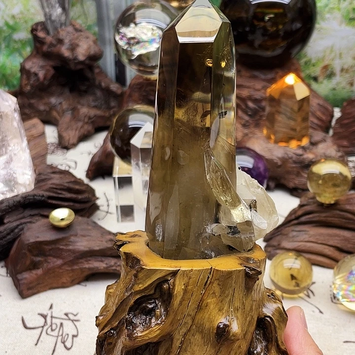 珠宝半成品水晶未镶嵌