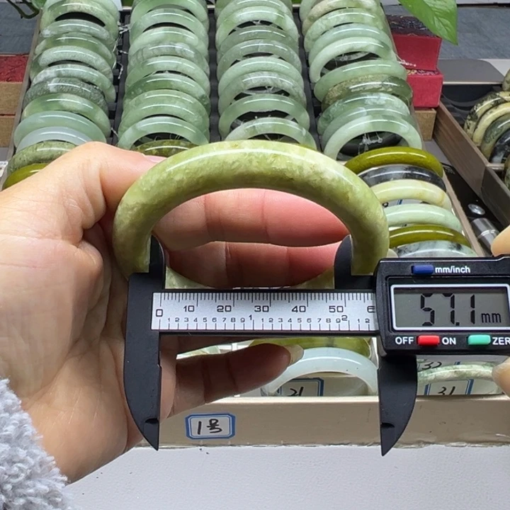 蛇纹石玉未镶嵌手镯24