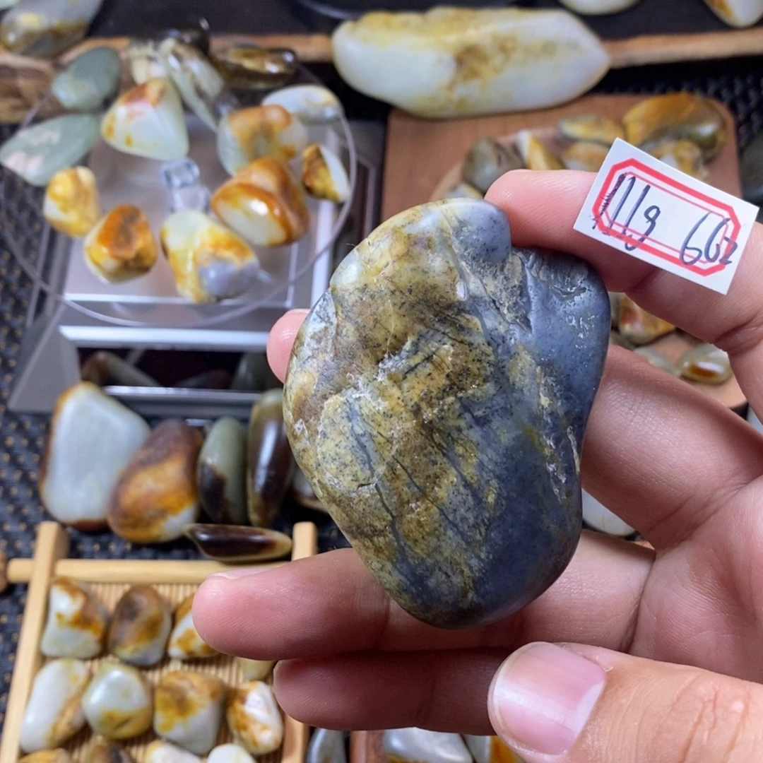 和田玉（糖玉）未镶嵌挂件