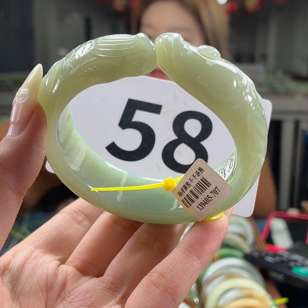 和田玉未镶嵌手镯