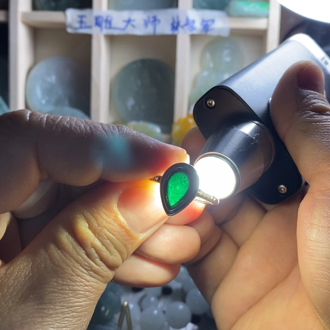翡翠颈饰未镶嵌翡