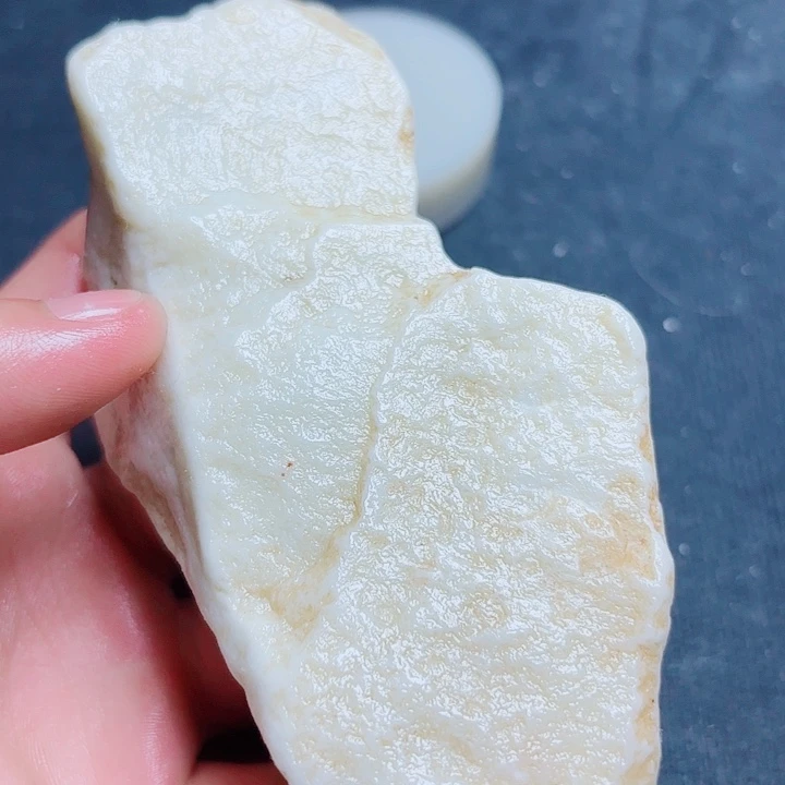 和田玉（糖玉）未镶嵌珠宝奇石