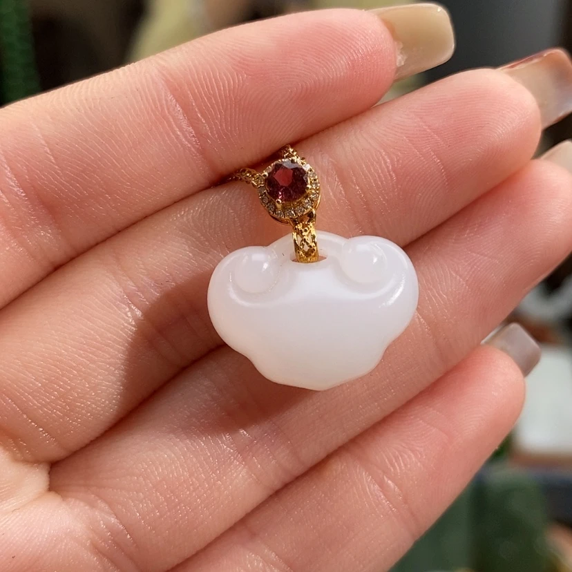 【闪购商品】吊坠(赠链)18K金镶嵌和田玉