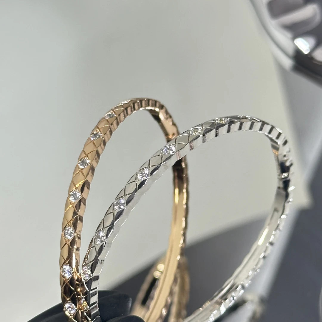 铜合金合成锆石手镯 2289 金银菱格点钻手镯