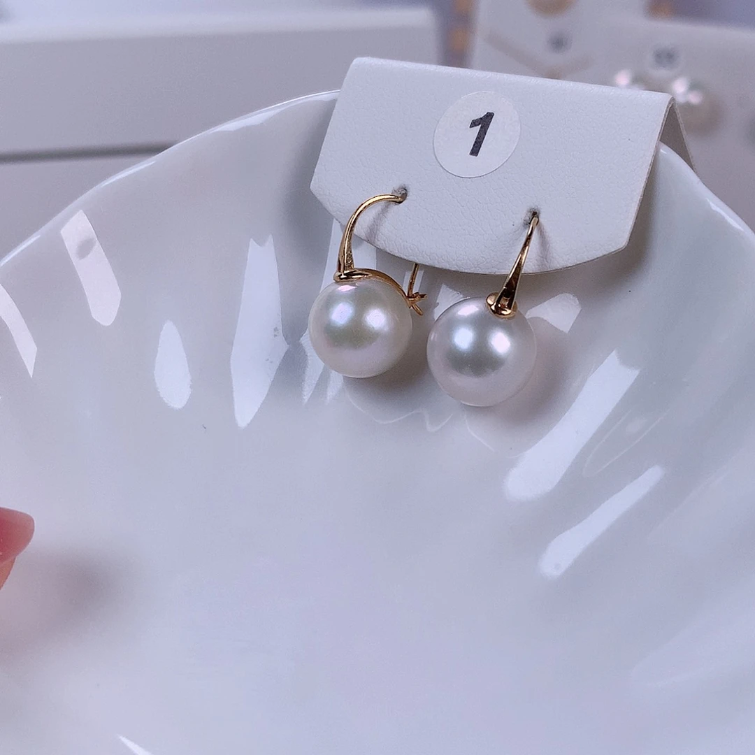 18K金镶嵌淡水珍珠耳饰