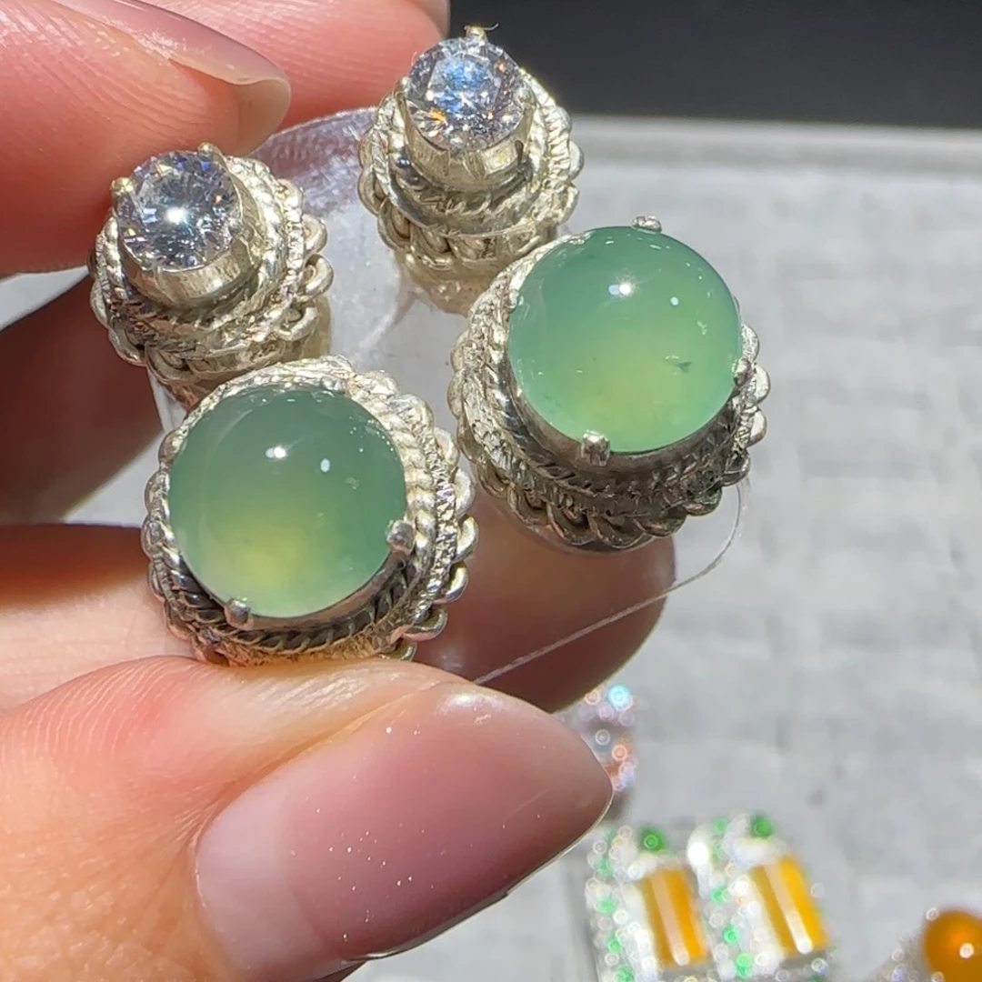 翡翠戒指未镶嵌翡翠